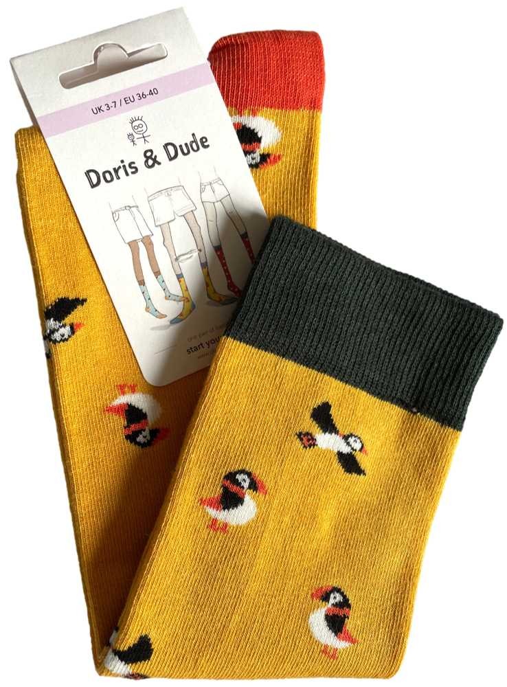 Knästrumpor av bambu Gold Puffin med ekologisk bomull, handkettlad tå från Doris & Dude