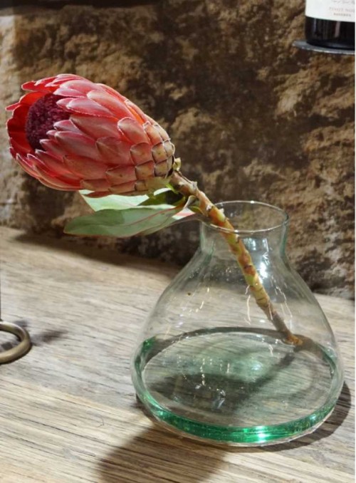 Vas i återvunnet glas