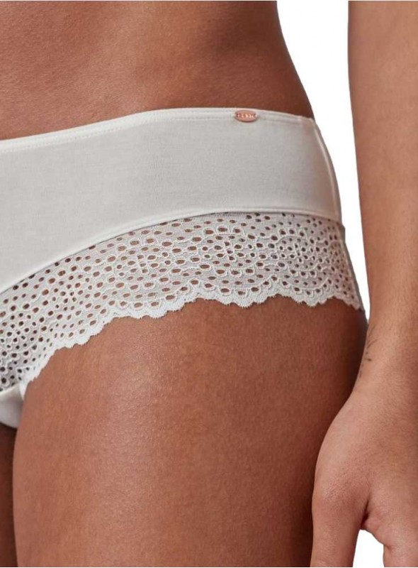 Bambu hipsters med spetskant från Skiny